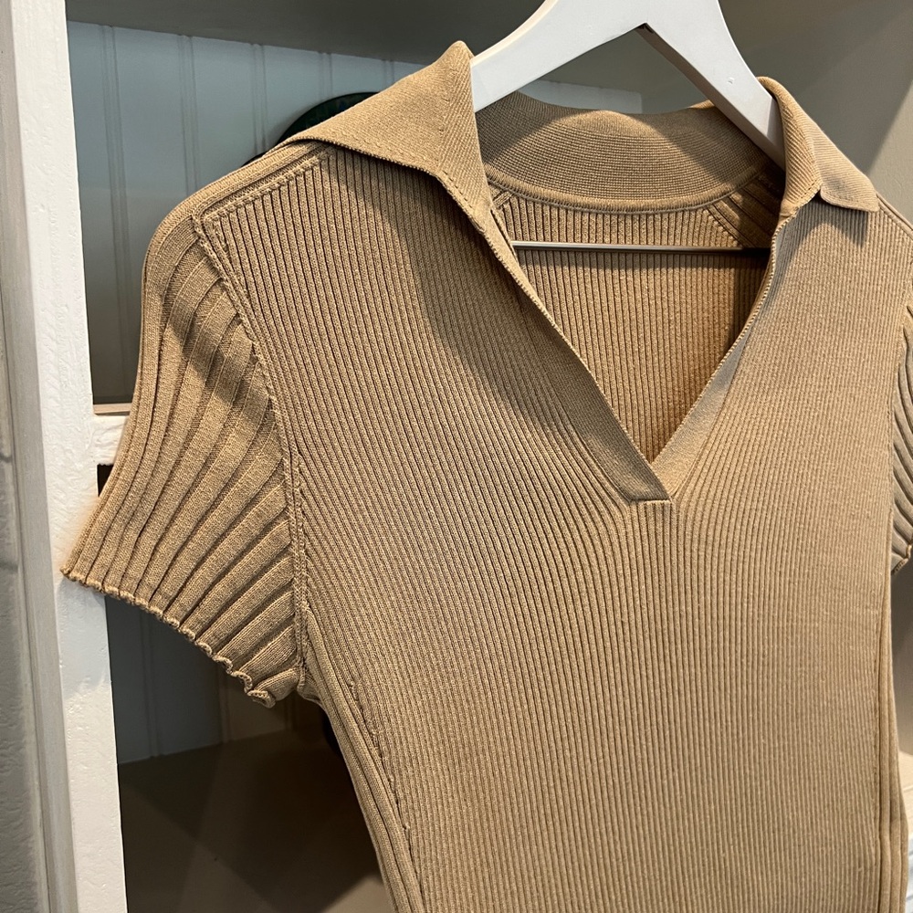 Burberry Stretchy Ribbed Knit Top (Excellent Condition) - Picture 6 of 16